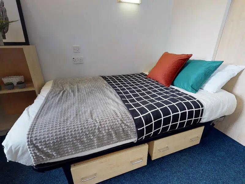 Silver En Suite photo 1