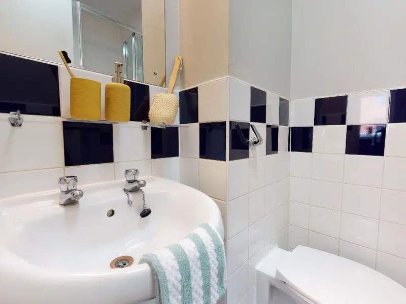 Gold En Suite photo 3