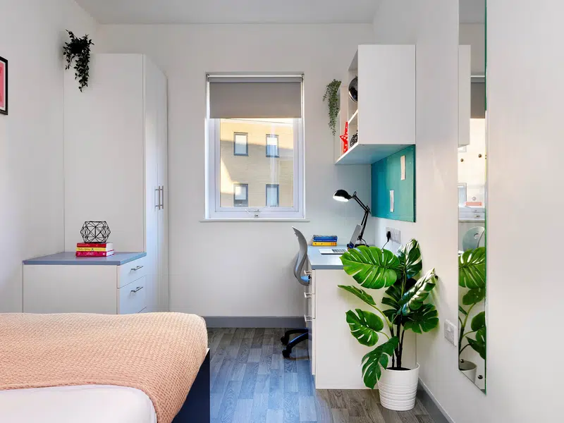 Silver Ensuite photo 1