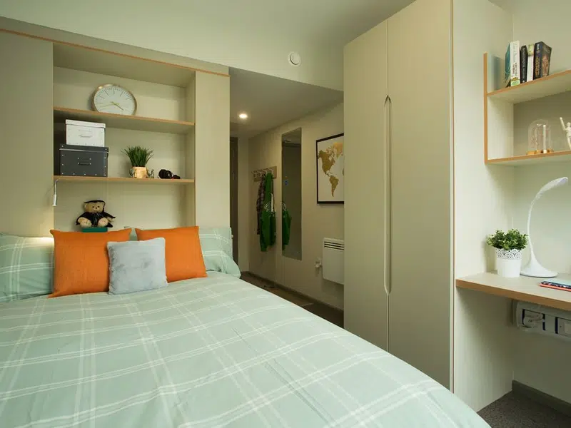 Silver En-Suite photo 2