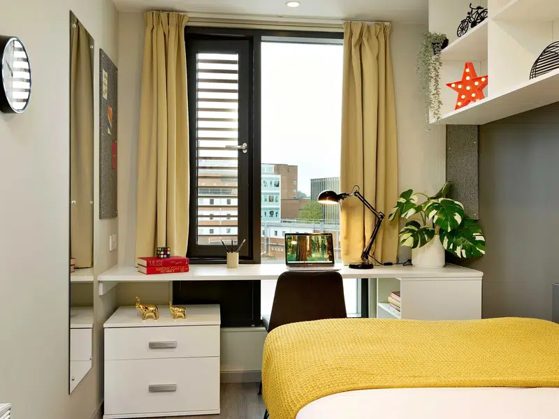 Silver Ensuite photo 1