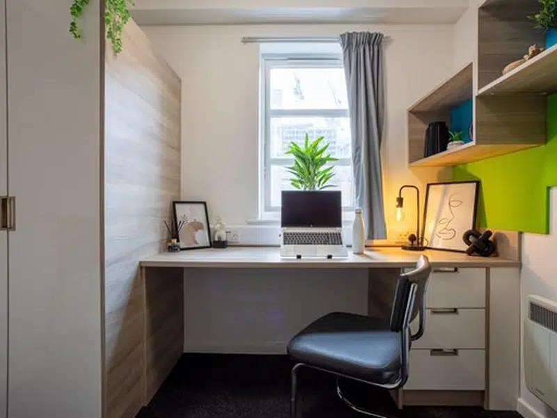 Bronze Plus Non Ensuite – 4 Bed Flat photo 3