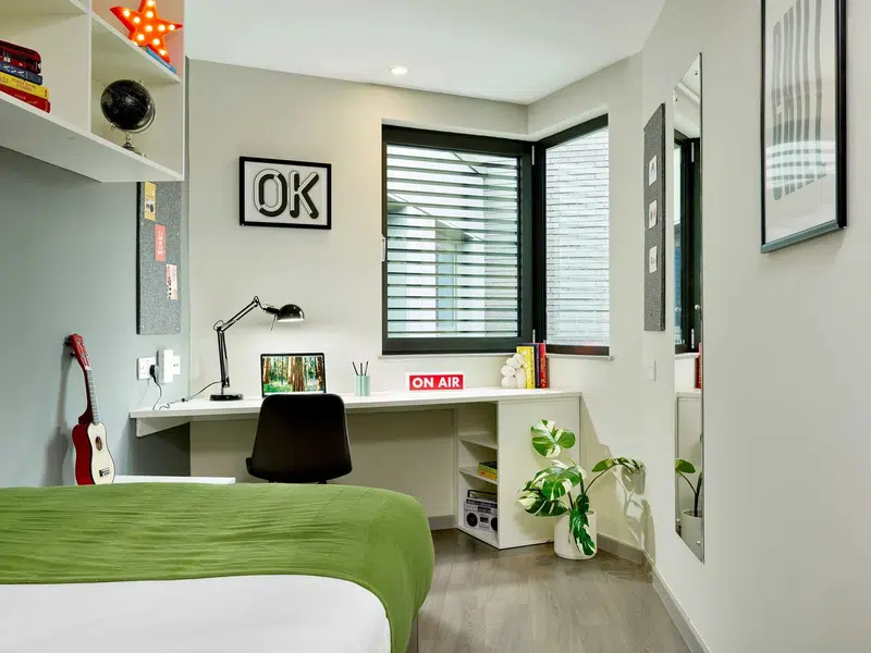 Silver Plus Ensuite photo 1