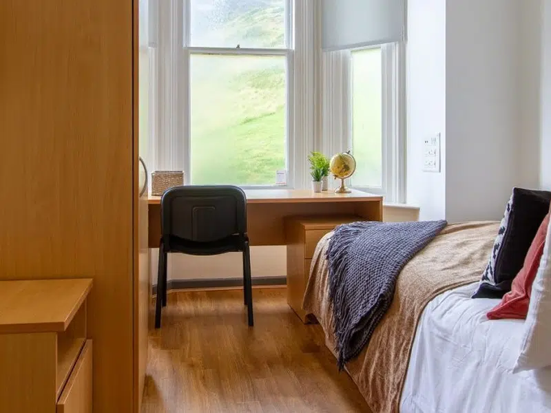 Silver Plus Ensuite photo 1