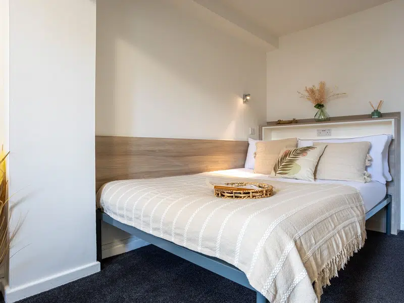 Silver Plus Non Ensuite | 4 Bed Flat photo 1