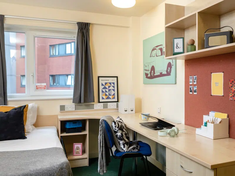 Silver Ensuite photo 1