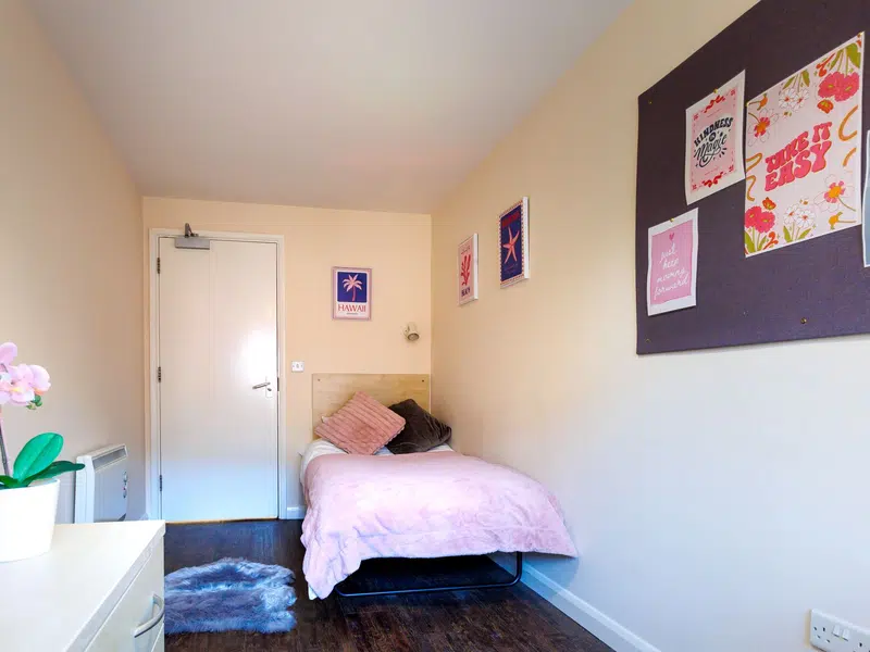 Silver Single Non Ensuite photo 1