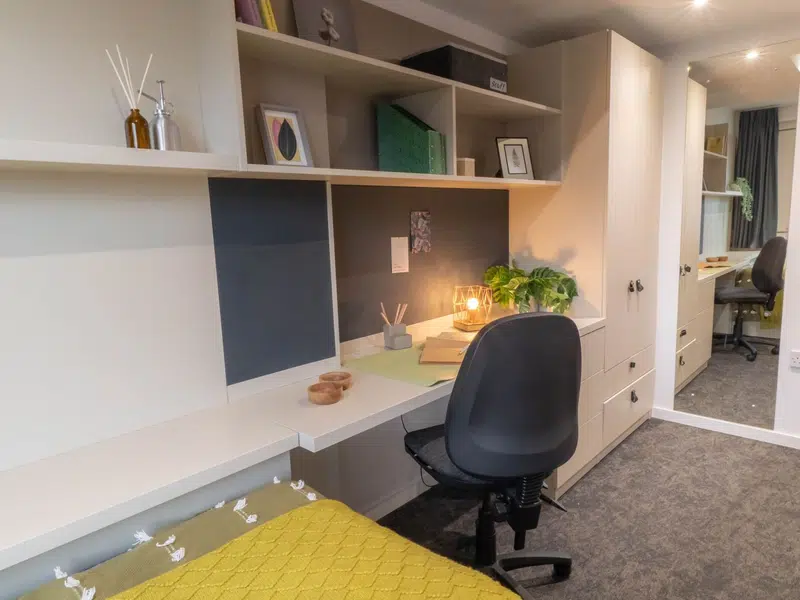 Silver Three Bed Apartment photo 5