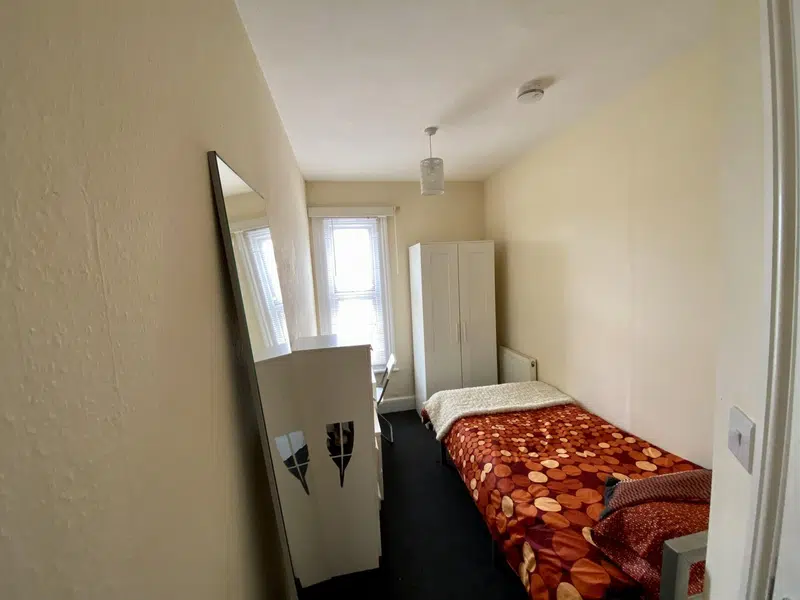 Single Room photo 3