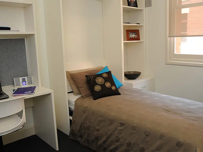 Single Room w/Ensuite photo 3
