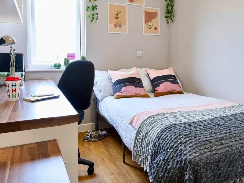 Six Bedroom Flat photo 2