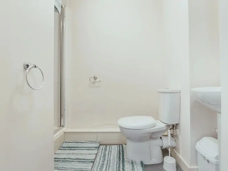 Standard En-suite photo 4