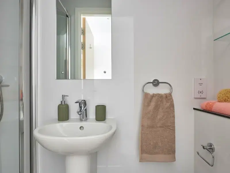 Standard En-suite (3/4/5 Bed) photo 5