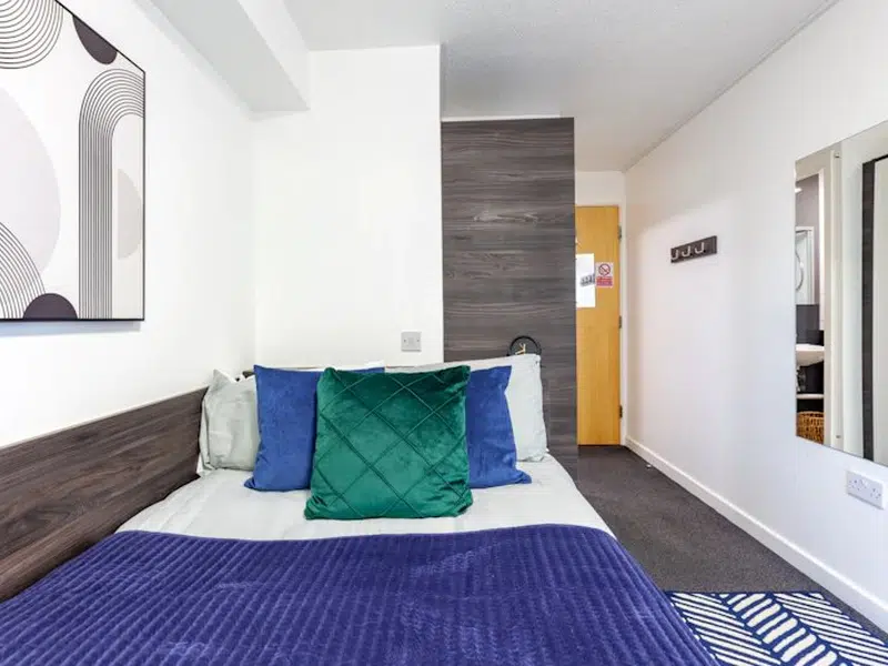 Standard En-suite photo 1