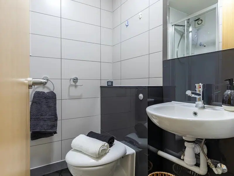 Standard En-suite photo 4