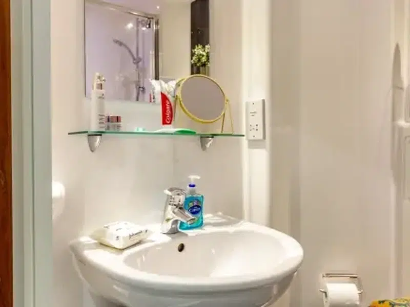 Standard En Suite photo 3