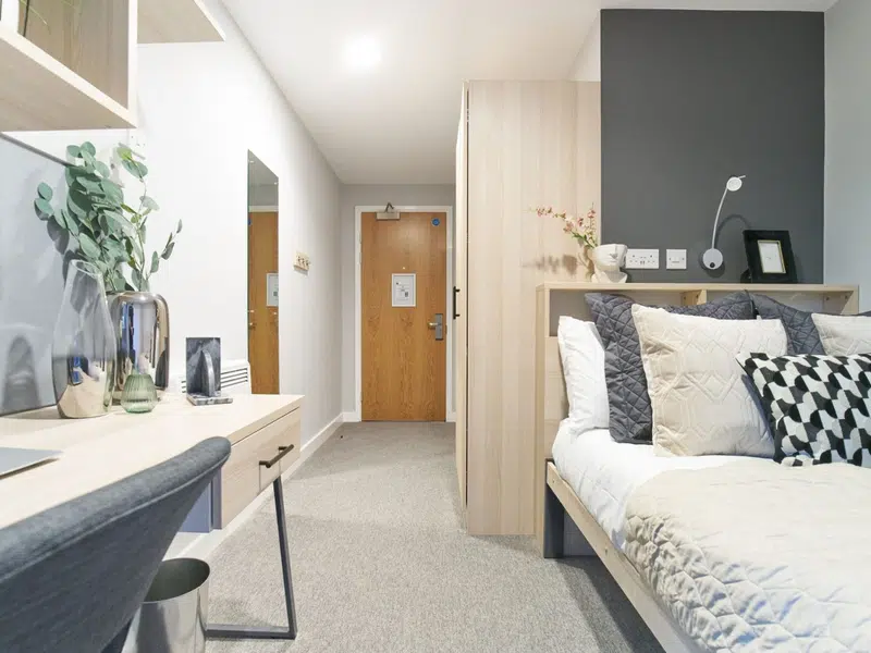 Standard Ensuite photo 1