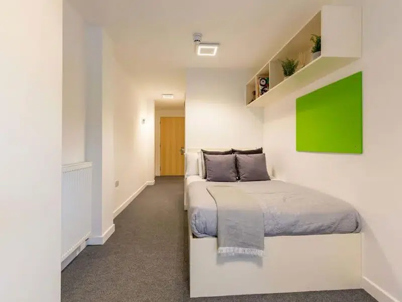 Standard Ensuite photo 1