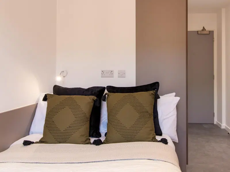 Standard Ensuite photo 1