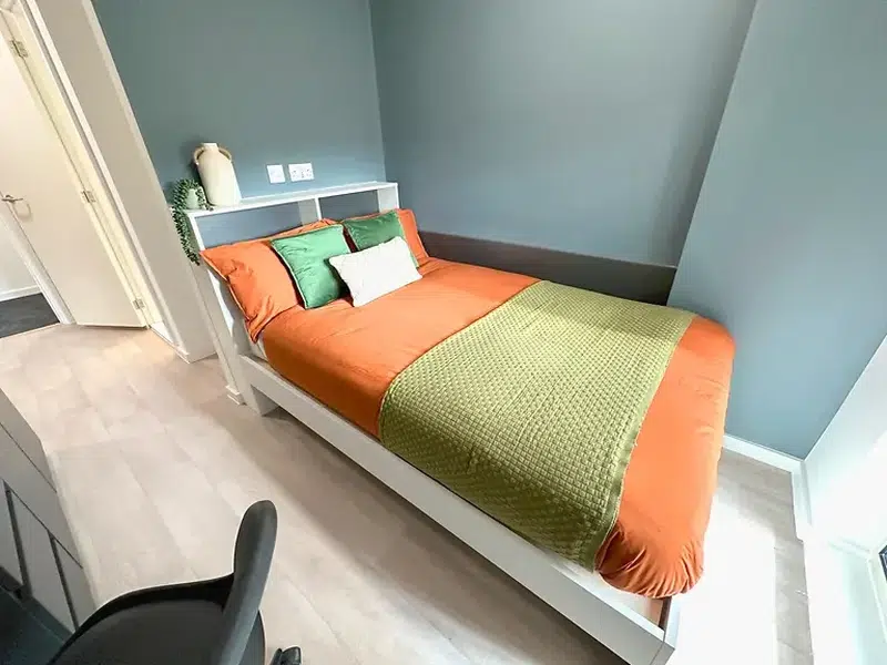 Standard Ensuite photo 1