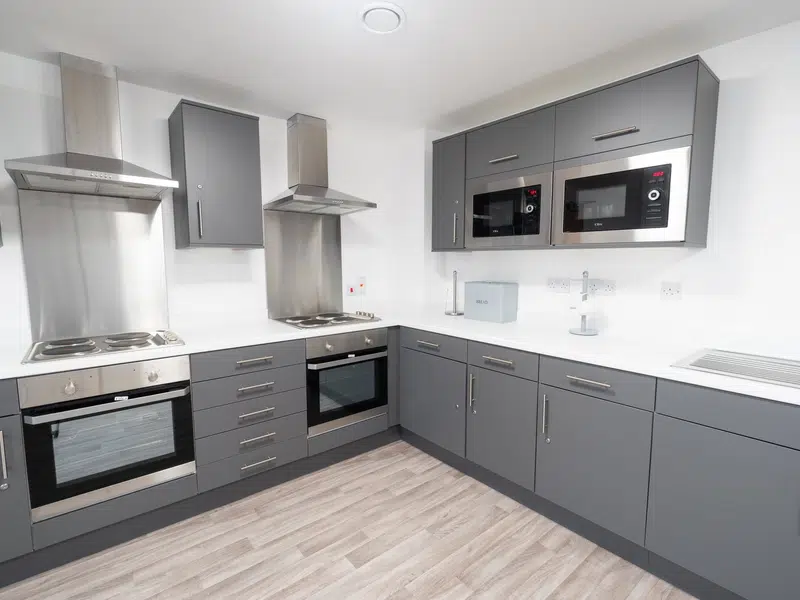 Silver Ensuite photo 2