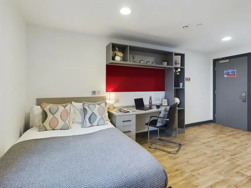 Gold Ensuite photo 1