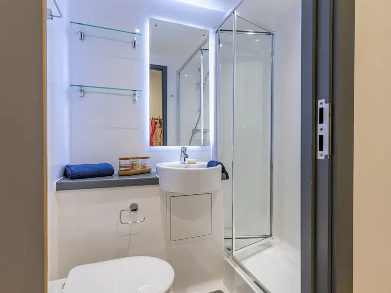 Superior Ensuite photo 4