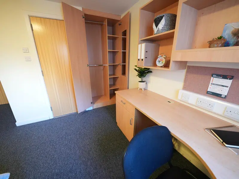 Double Ensuite ( within a 5 bed flat ) photo 6