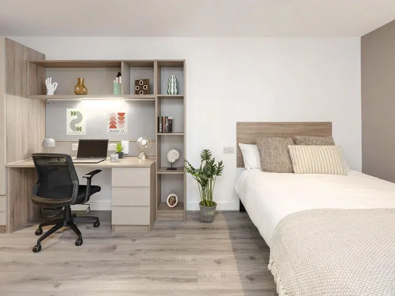 Superior Plus Ensuite photo 1