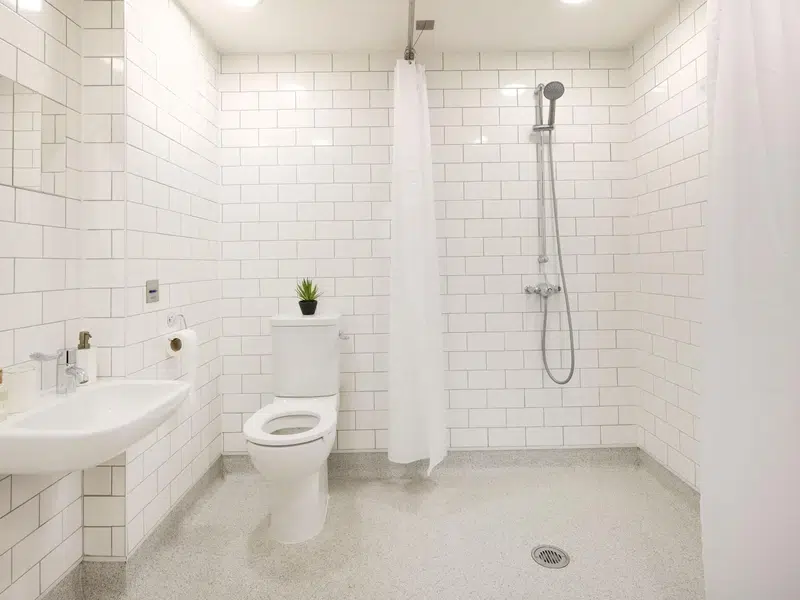 Superior Plus Ensuite photo 5