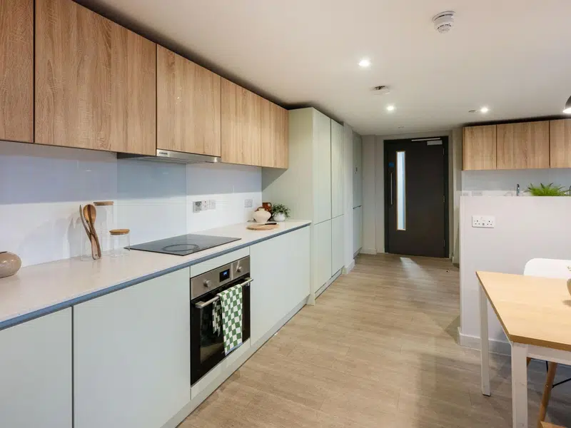 Superior Plus Ensuite photo 3