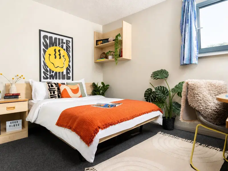 Three Bed Flat – Extra Large Double Ensuite photo 1