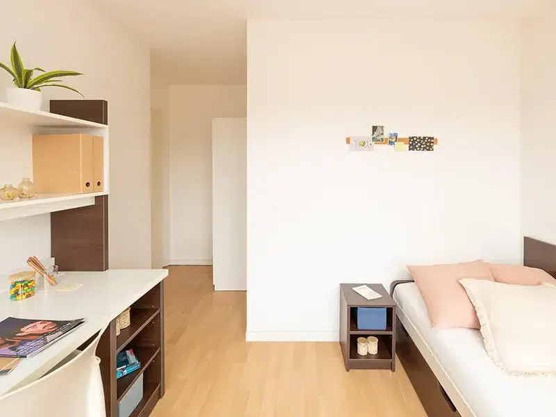 Three-Bedroom Apartment photo 2