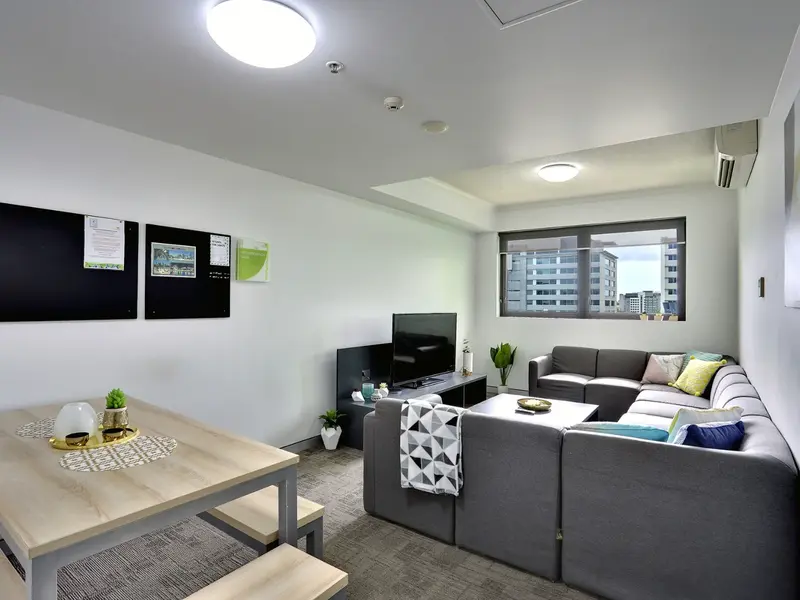Twin Room in 16 Bed Apartment photo 3