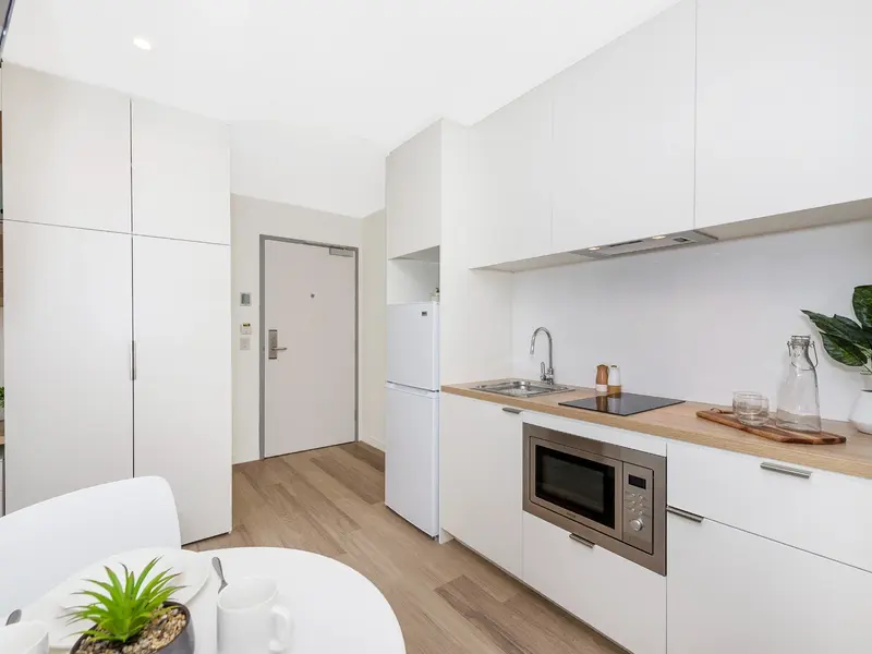 Ultra Twin Apartment- King Single Bed with Standard View photo 3