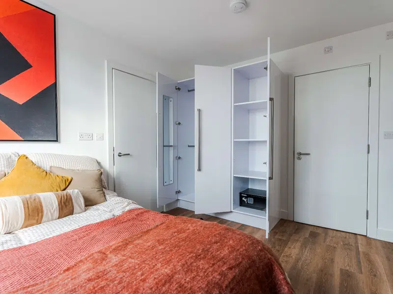 Upper Deluxe with City View  2 Bedroom Apartment photo 3